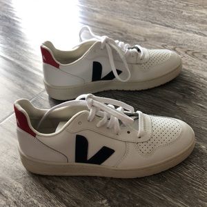 Veja V-10 sneakers